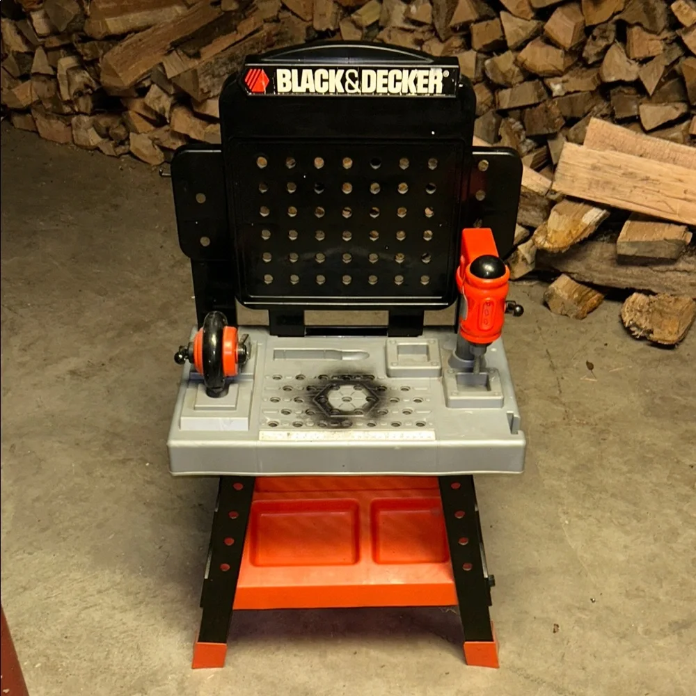 Black & Decker Toy Workbench with Tools - Picture 2 of 2